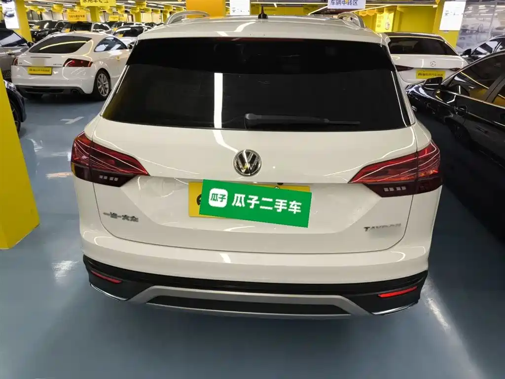 Tayron 330 TSI 2 WD Luxury CN-VI