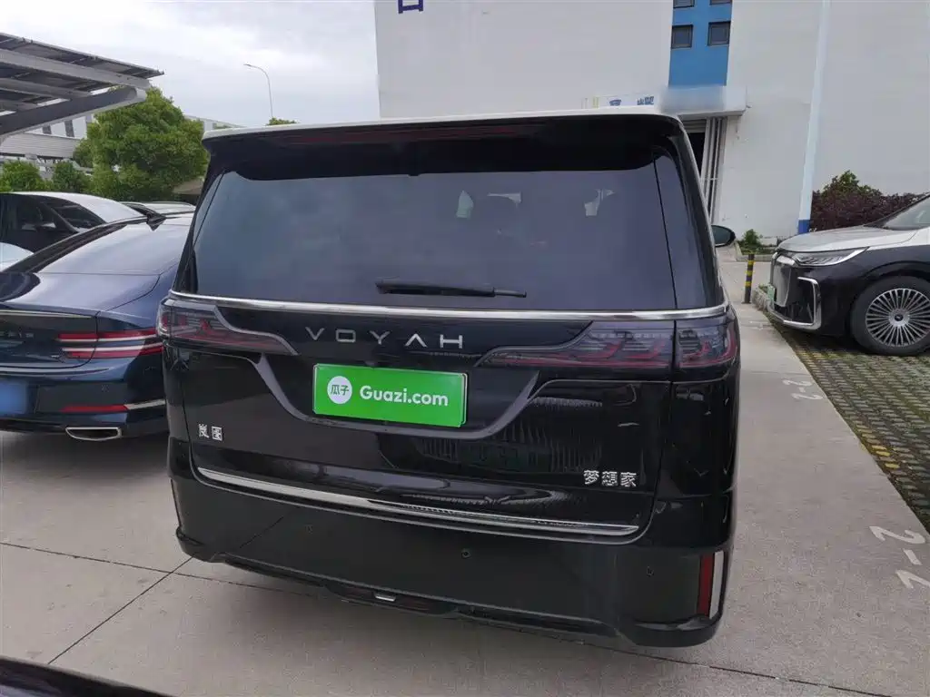 Voyah Dreamer PHEV 4 WD Flagship Qiankun