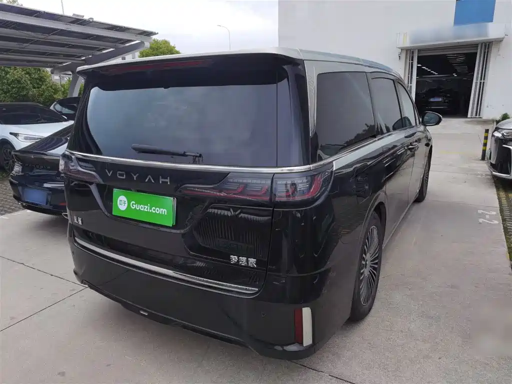 Voyah Dreamer PHEV 4 WD Flagship Qiankun