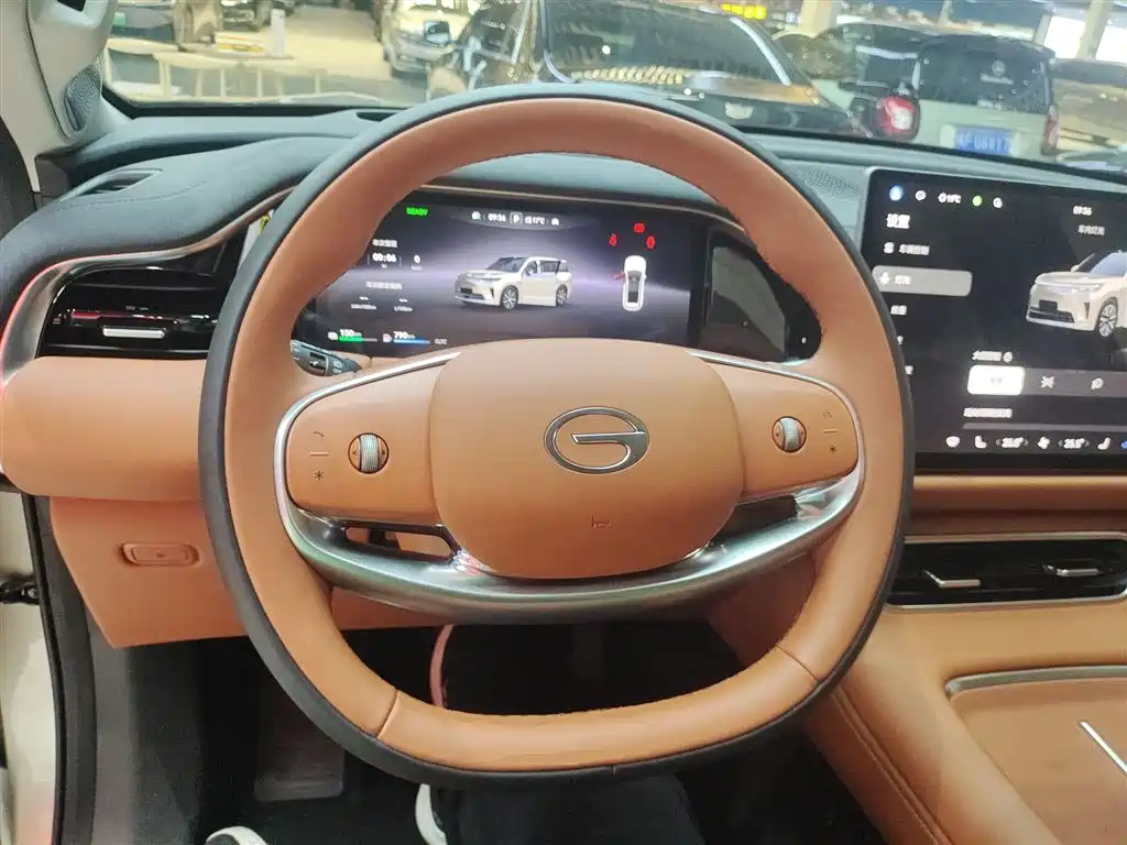 Trumpchi Xiangwang S9 Qiankun UItra 6-seat