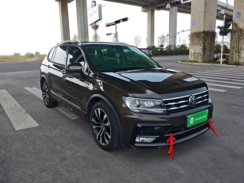 Tiguan L 330 TSI Auto 2 WD R-Line Premium