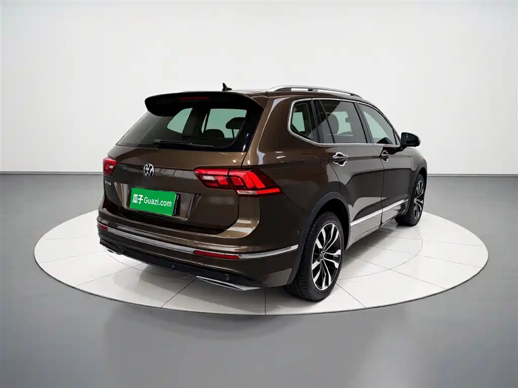 Tiguan L 330 TSI Auto 2 WD R-Line Premium