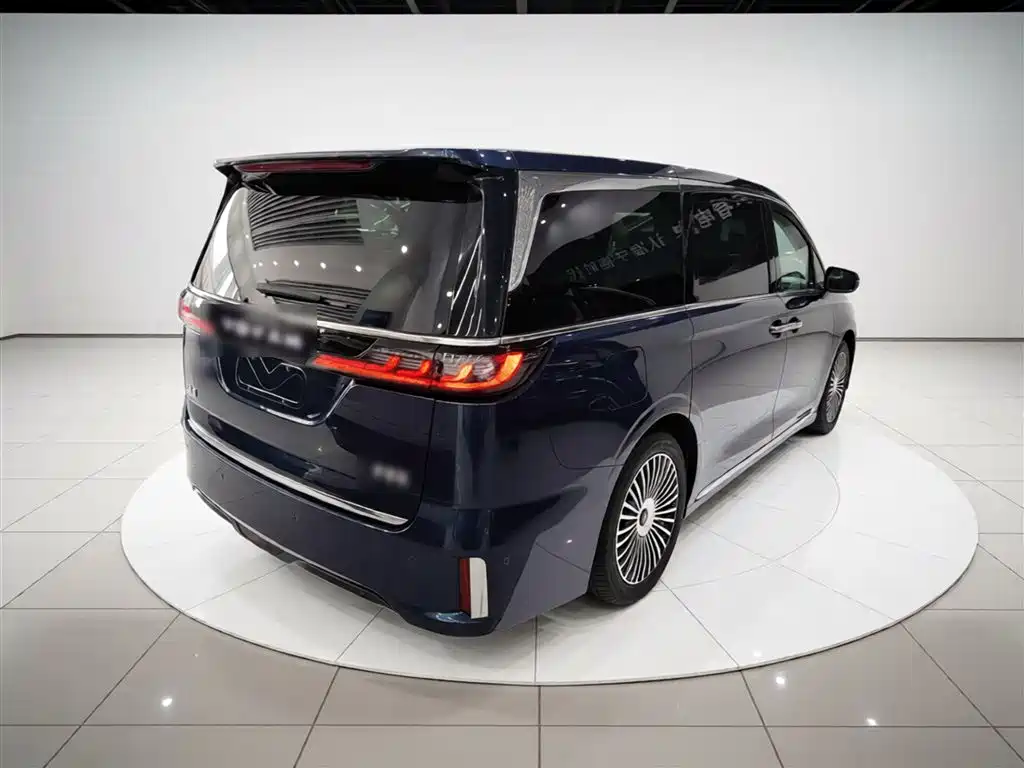 Voyah Dreamer PHEV 4 WD Flagship Kunpeng