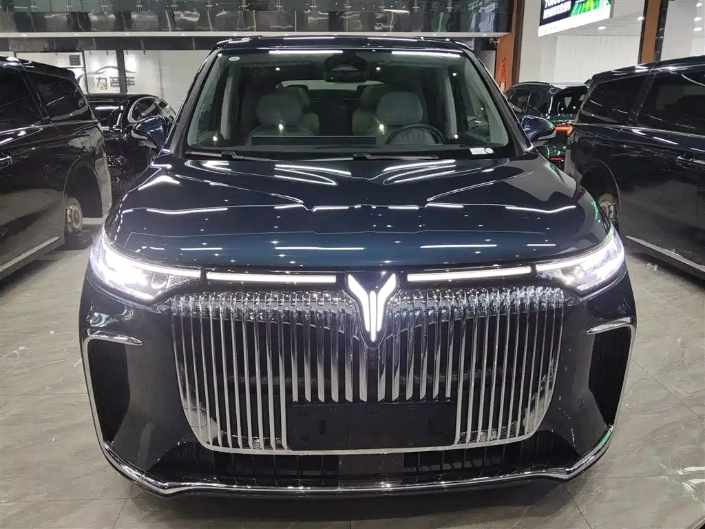 Voyah Dreamer PHEV 4 WD Flagship Kunpeng
