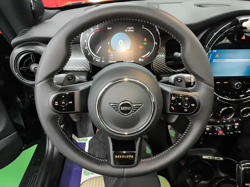 MINI 2.0 T COOPER S Artist