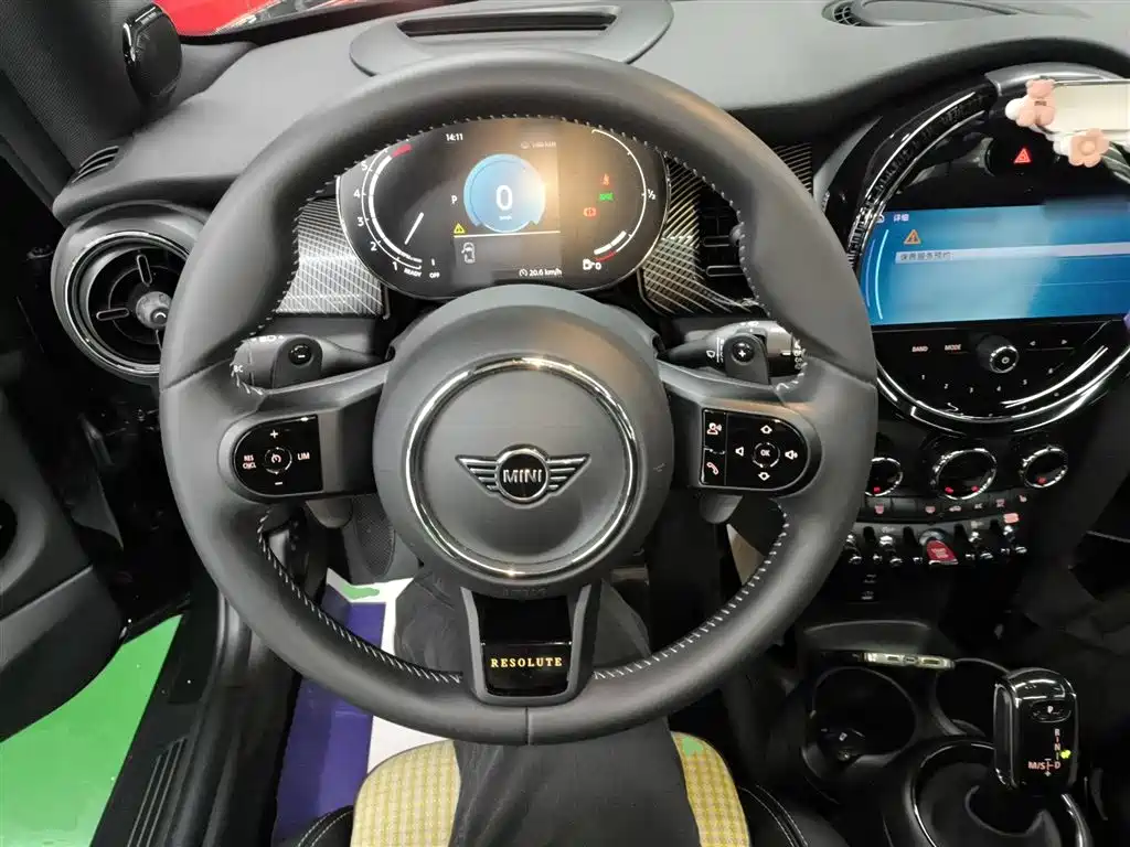 MINI 2.0 T COOPER S Artist
