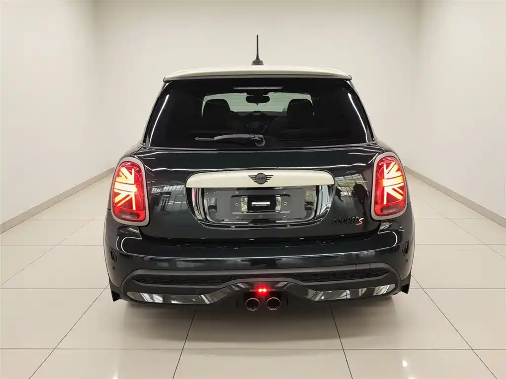 MINI 2.0 T COOPER S Artist