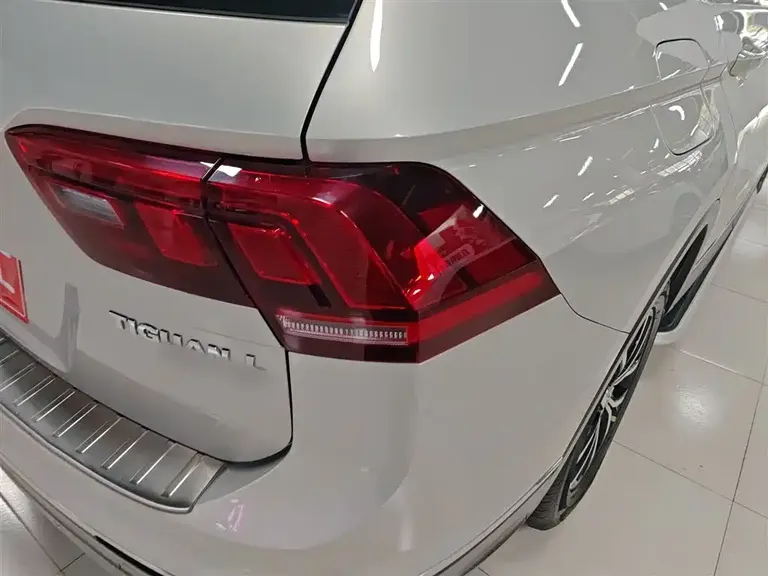 Volkswagen Tiguan L 330 TSI Auto 2 WD Luxury