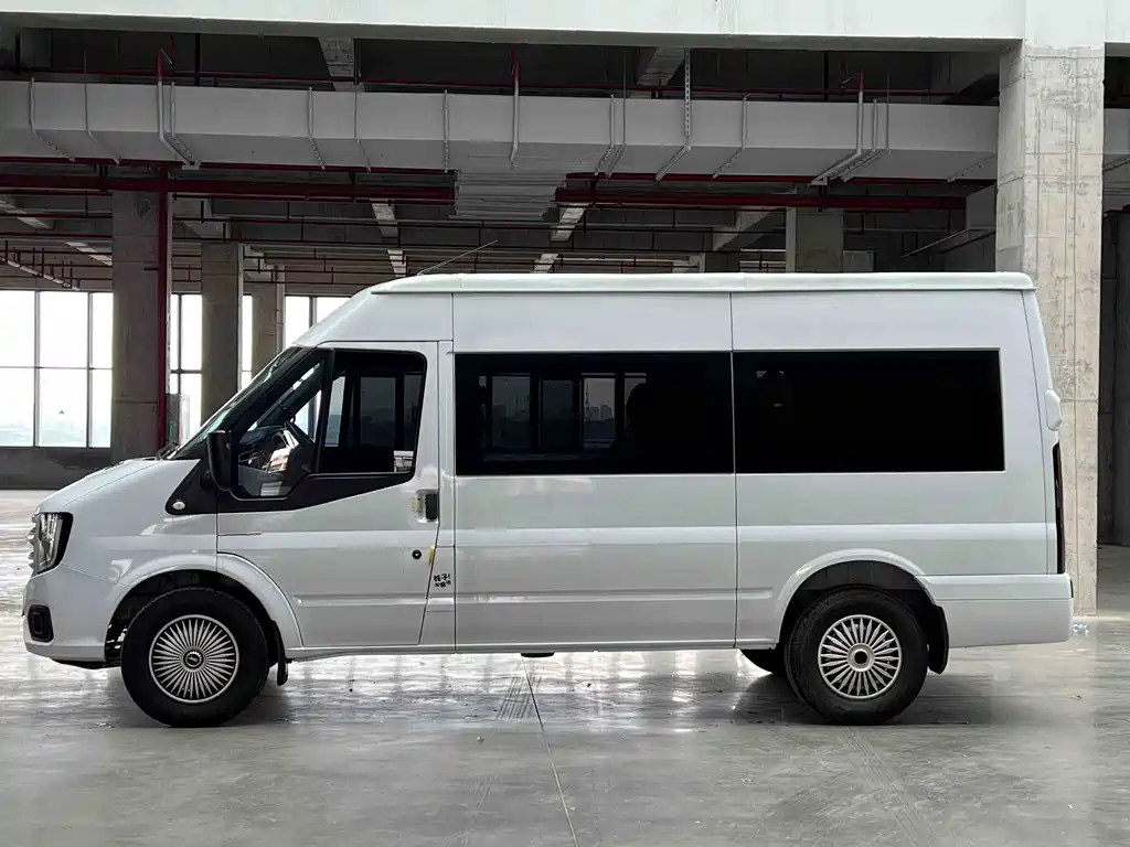 JMC Fushun 2.0 T Manual MWB Mid Roof Commercial Multi-purpose Passenger 7-seat