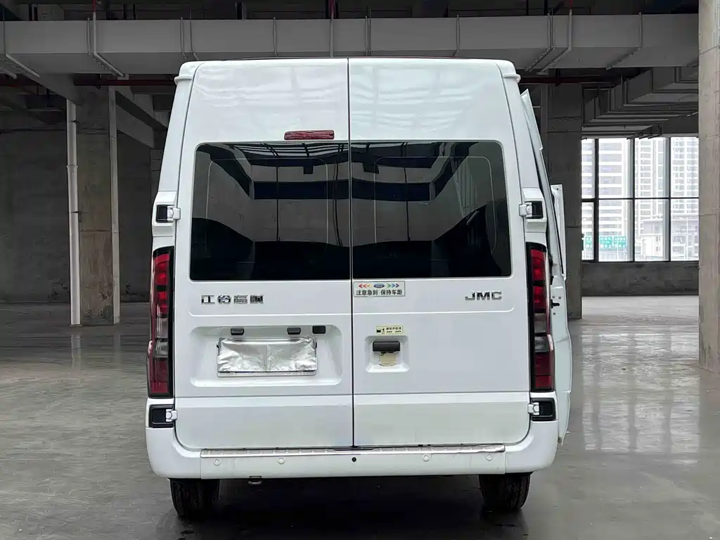 JMC Fushun 2.0 T Manual MWB Mid Roof Commercial Multi-purpose Passenger 7-seat