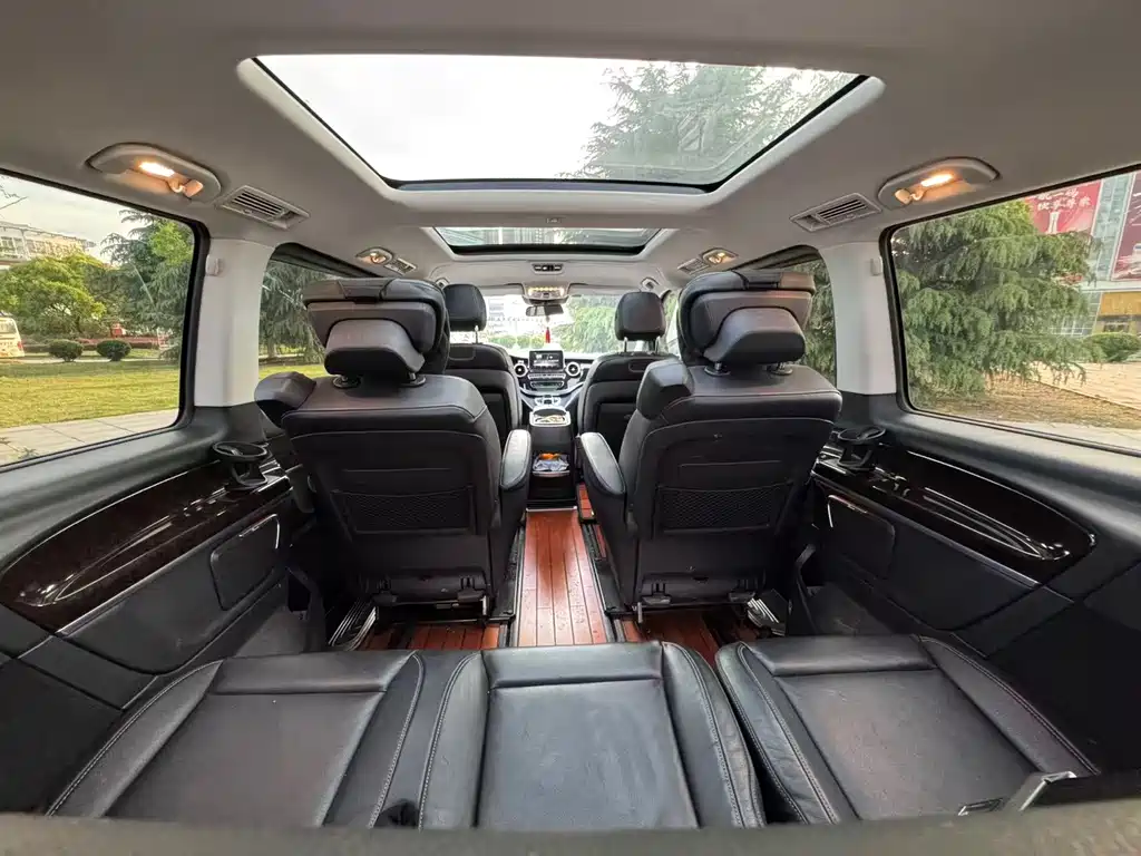 Mercedes-Benz V-Class V 260 L Distinguished Extended CN-VI