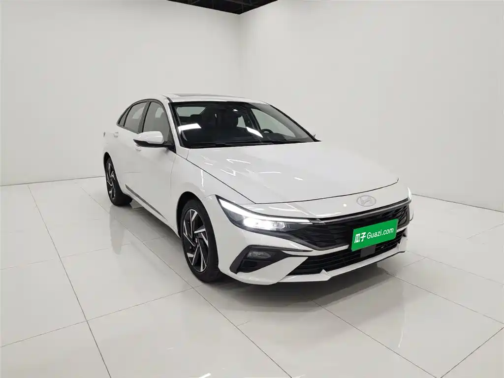 Elantra 1.5 L CVT GLX Elite