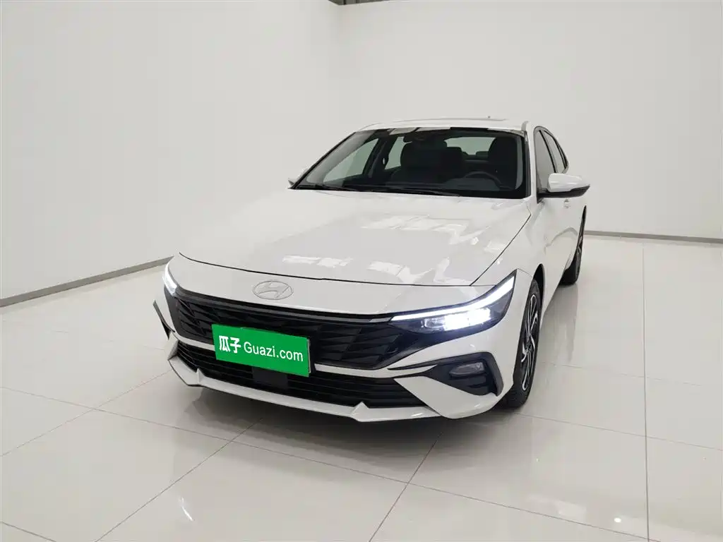 Elantra 1.5 L CVT GLX Elite