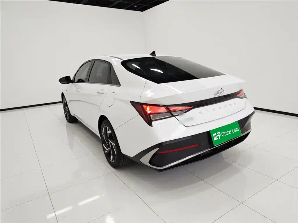 Elantra 1.5 L CVT GLX Elite
