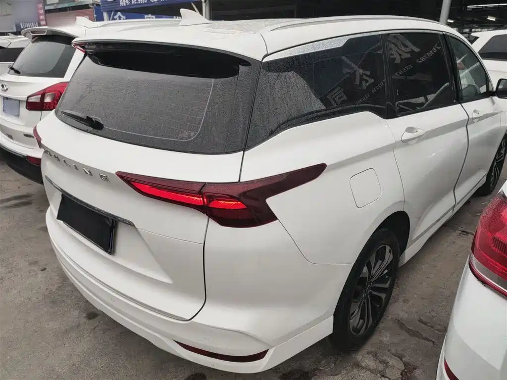 Wuling Victory 1.5 T CVT Flagship