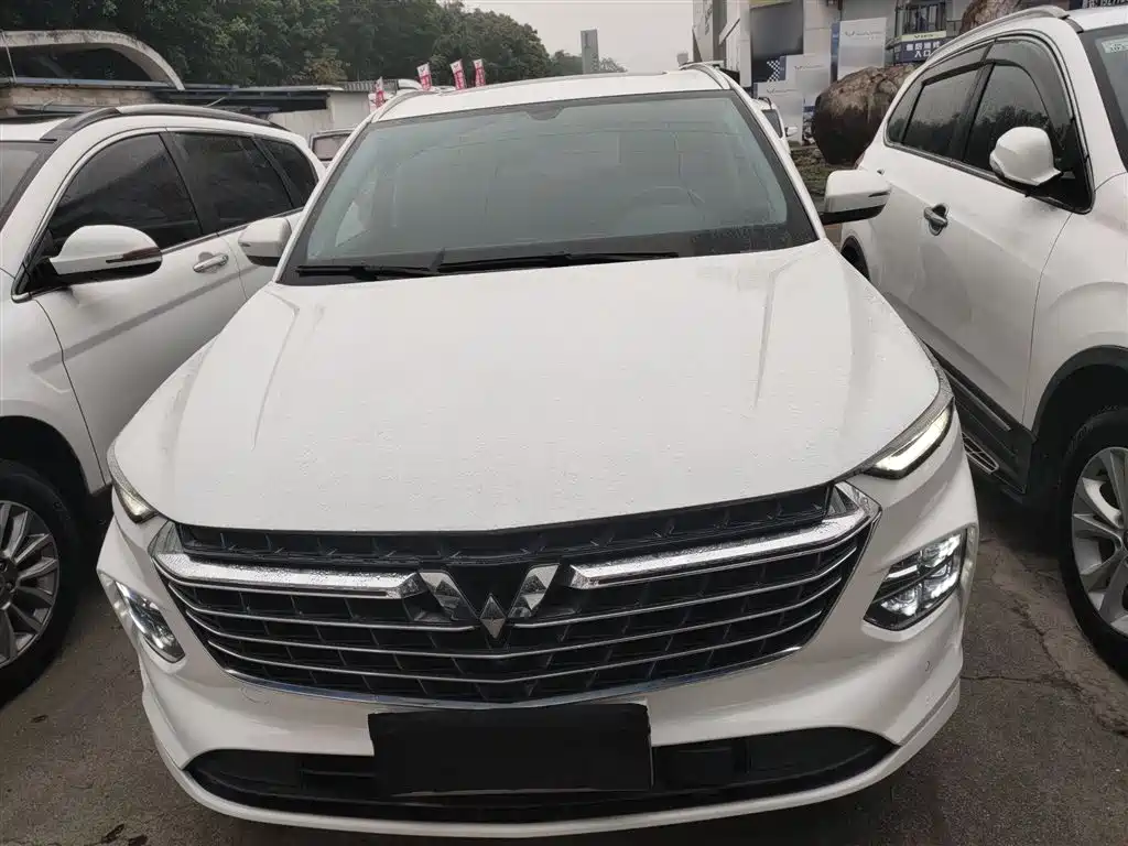 Wuling Victory 1.5 T CVT Flagship