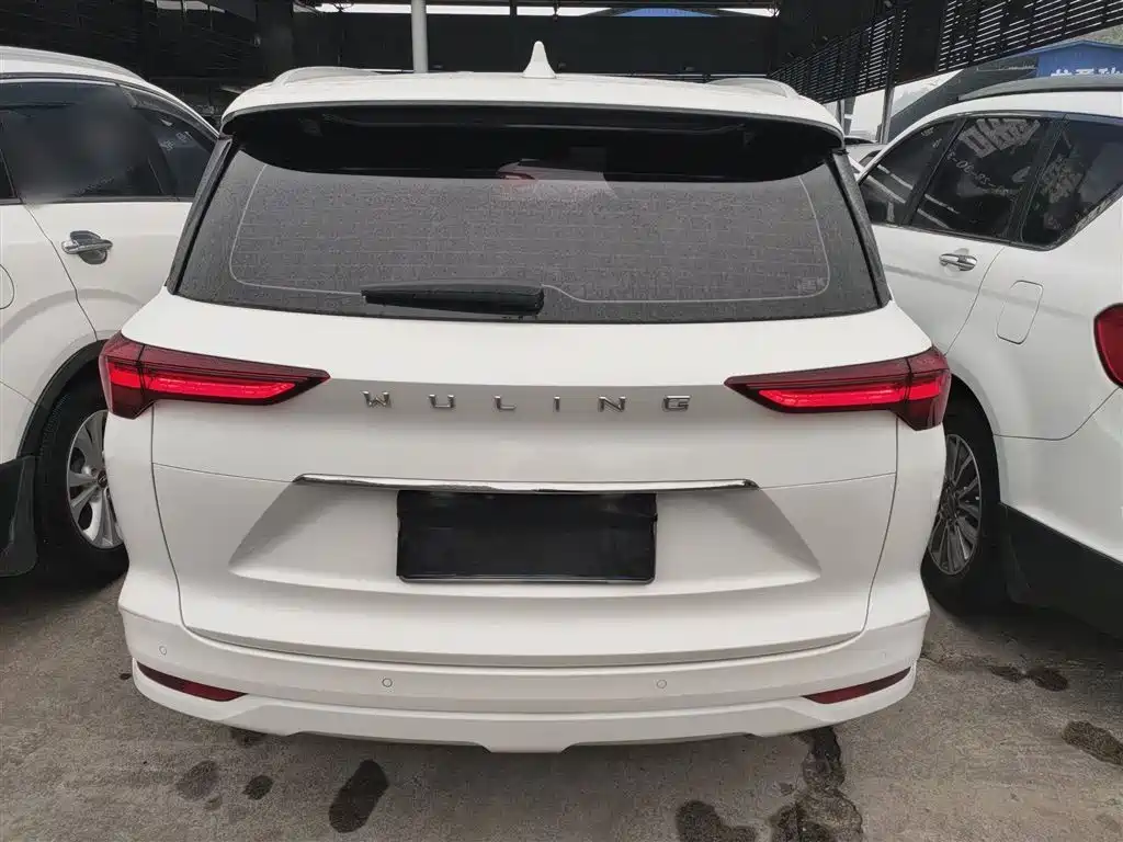 Wuling Victory 1.5 T CVT Flagship