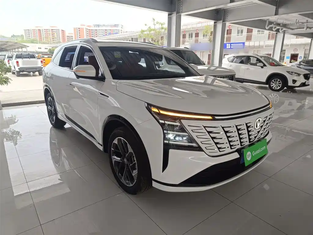 Changan CS75 PLUS 4 th Gen 1.5 T New Blue Whale Smart Premium