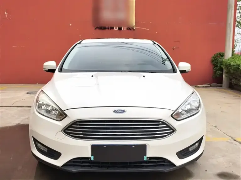 Ford Focus Sedan Classic 1.6 L Auto Style Smart Travel