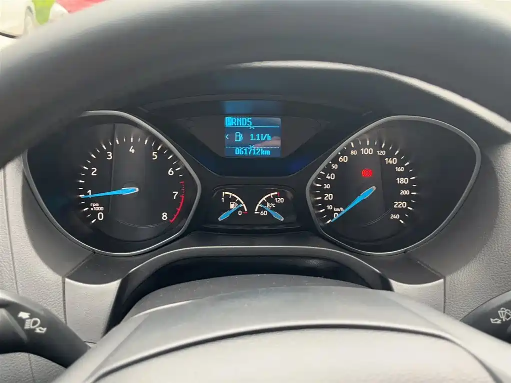 Focus Sedan Classic 1.6 L Auto Style Smart Travel