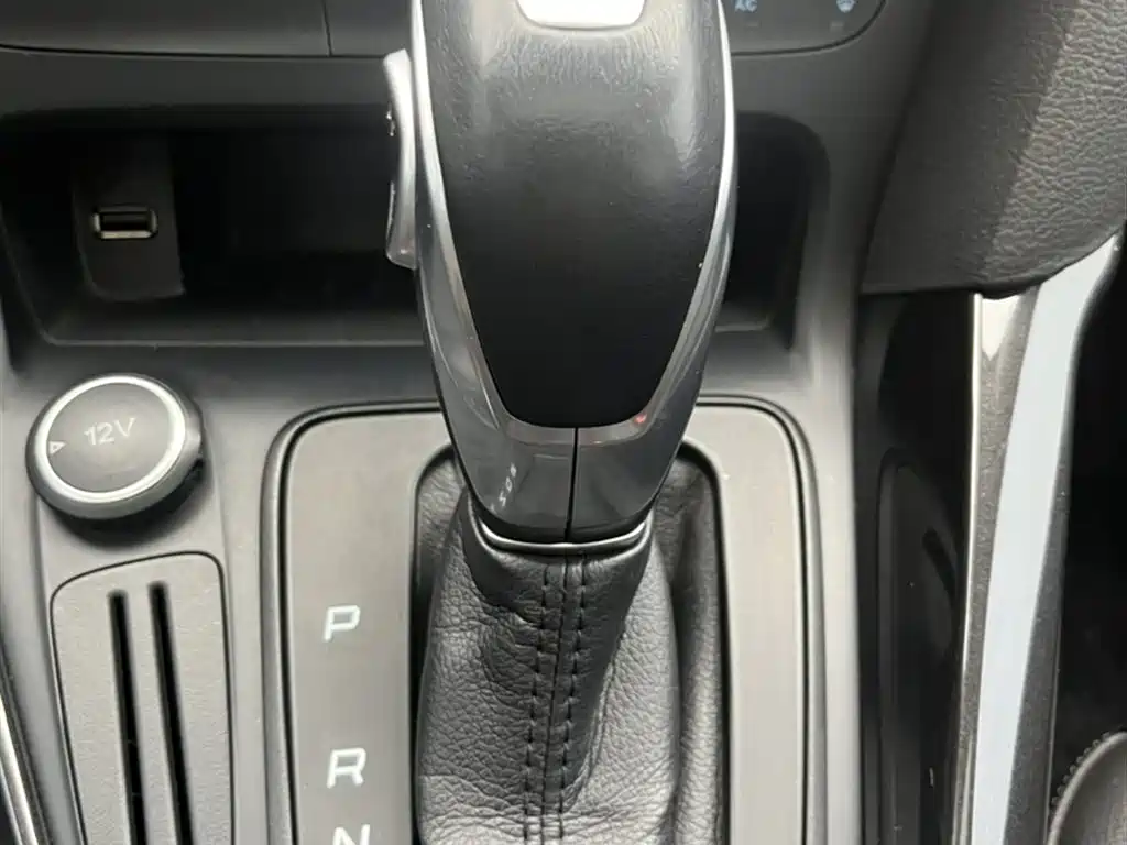 Focus Sedan Classic 1.6 L Auto Style Smart Travel