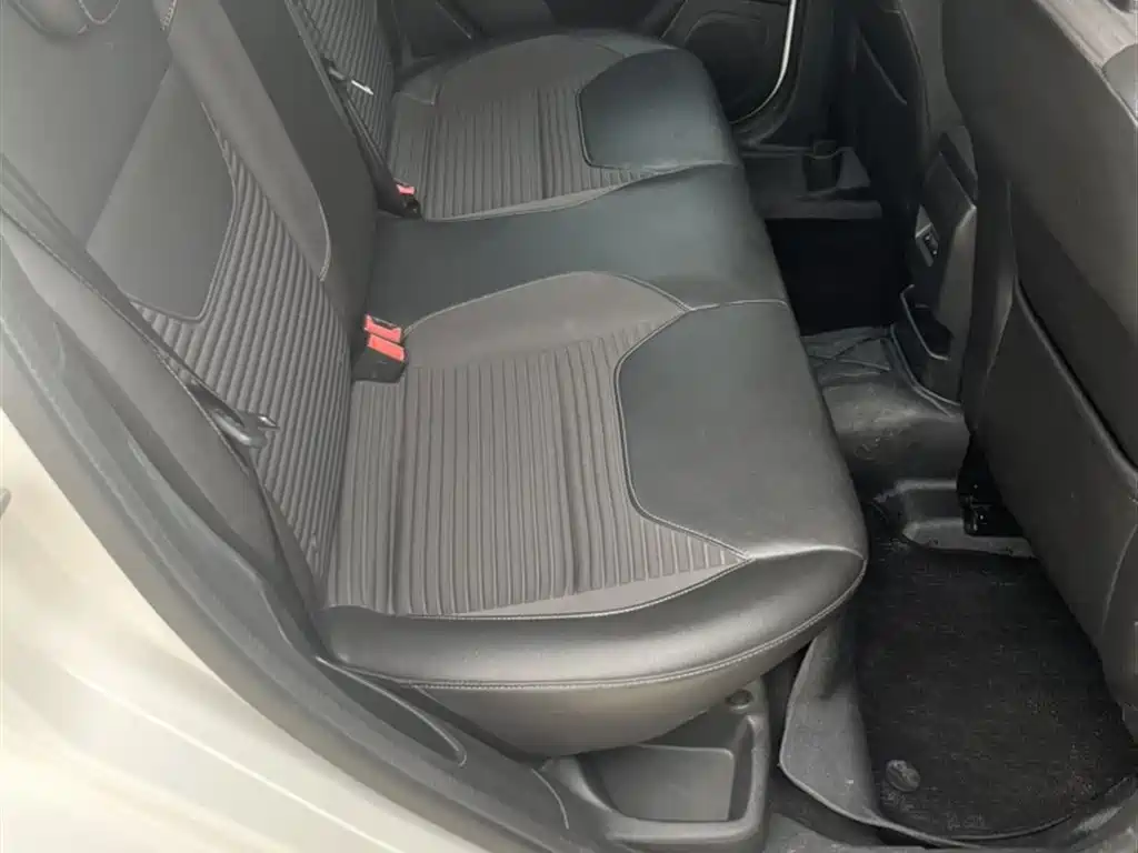 Focus Sedan Classic 1.6 L Auto Style Smart Travel