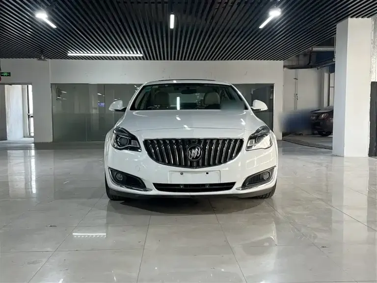 Buick Regal 2.0 L Leading Fashion