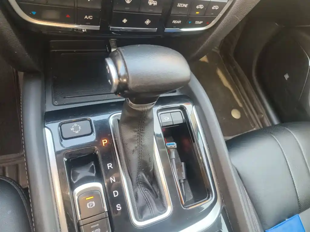 GAC Trumpchi GS8 320 T 4 WD Luxury Connected (7-seat)