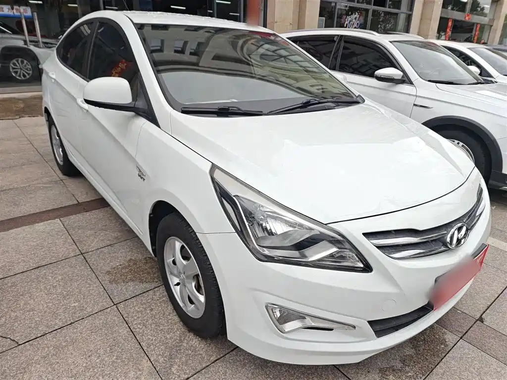 Accent 1.4 L Auto Intelligent GLS