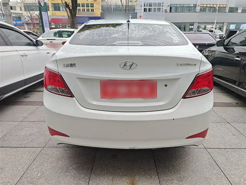 Accent 1.4 L Auto Intelligent GLS