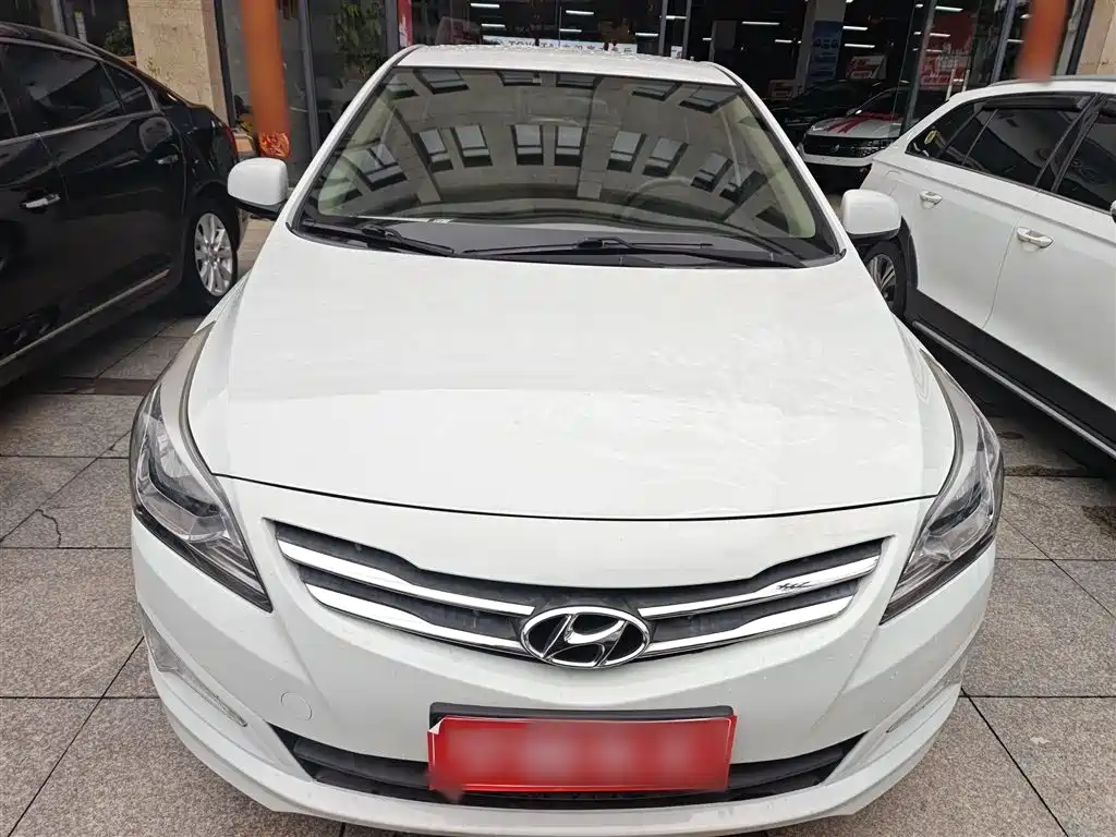 Accent 1.4 L Auto Intelligent GLS