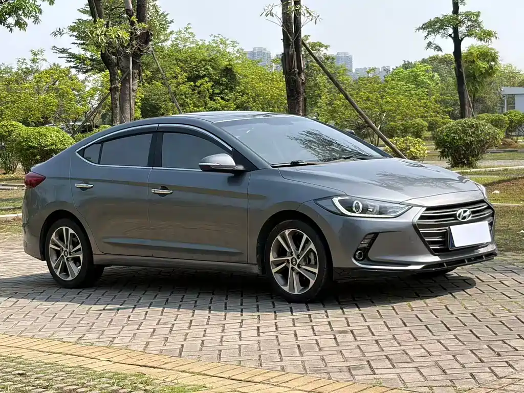 Elantra 1.6 L Auto 15 Anniversary Special Edition