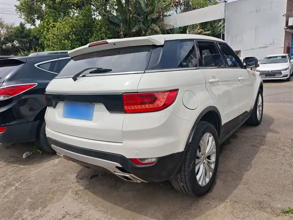 Landwind X7 2.0 T Panoramic Distinguished