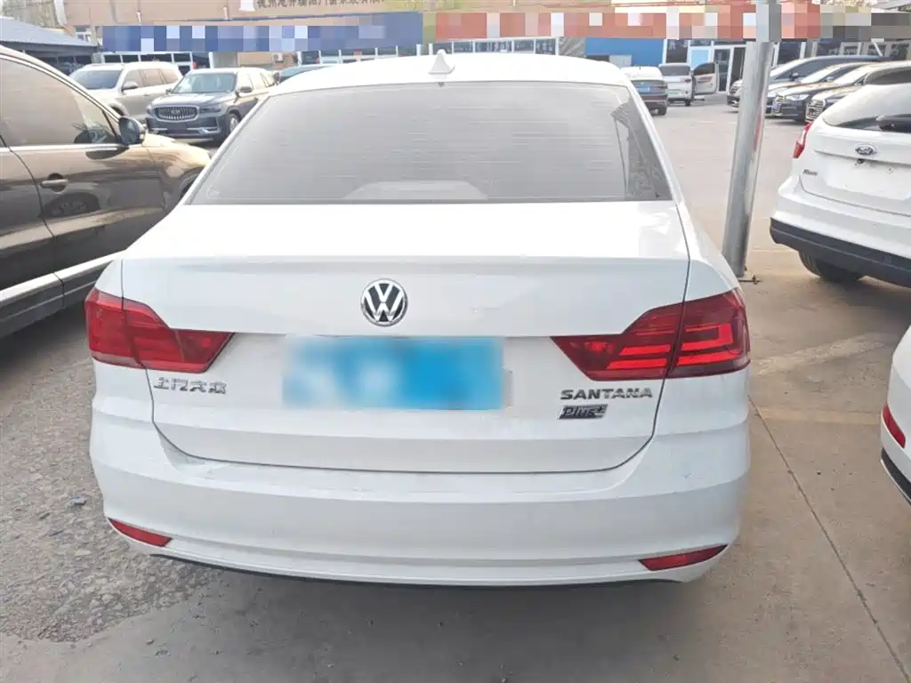 Santana 1.5 L Manual Style