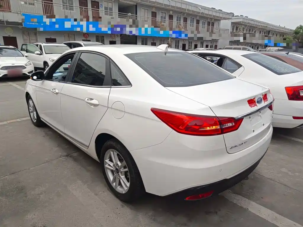 Escort Facelift 1.5 L Auto Joy CN-VI
