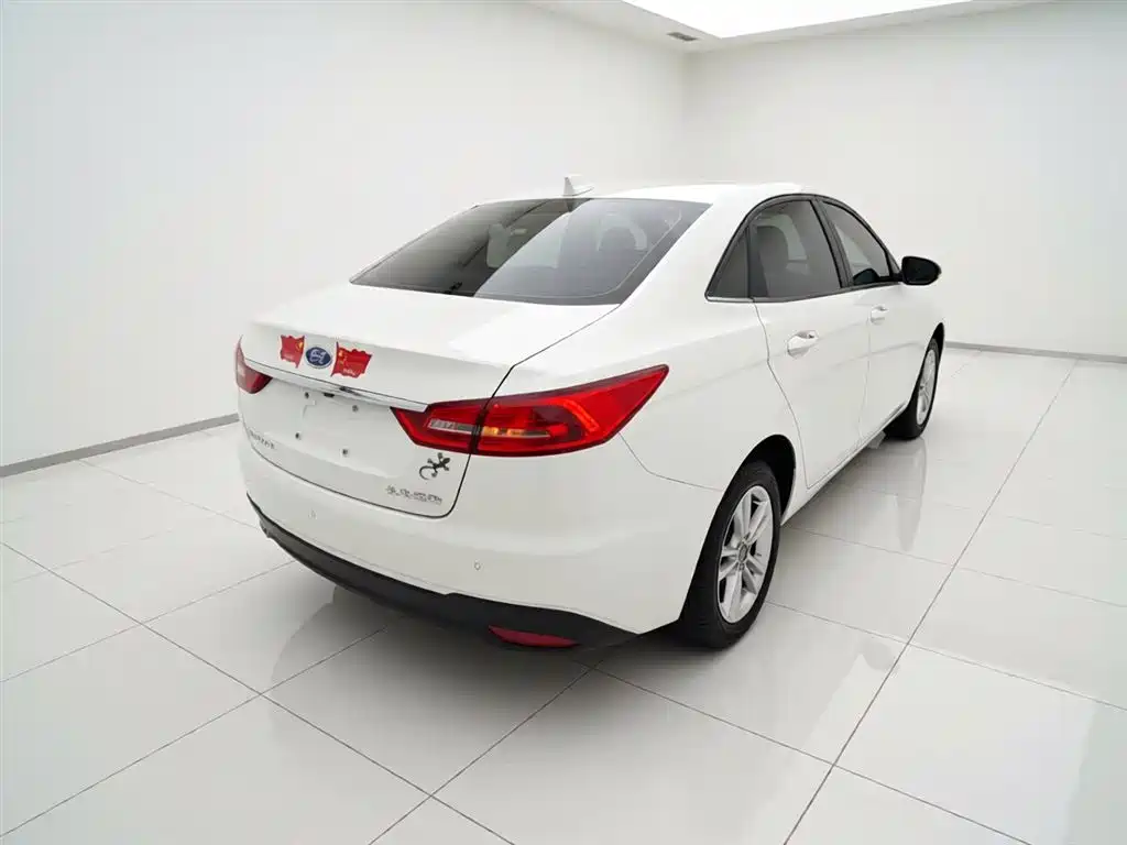 Escort Facelift 1.5 L Auto Joy CN-VI