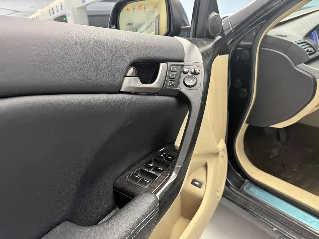 Spirior 2.4 L Distinguished