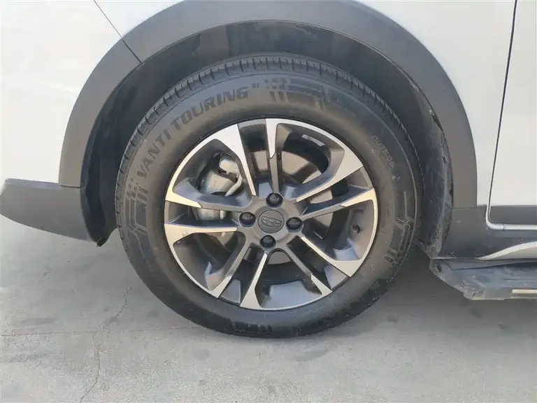 Geely Vision X3 1.5 L CVT Distinguished