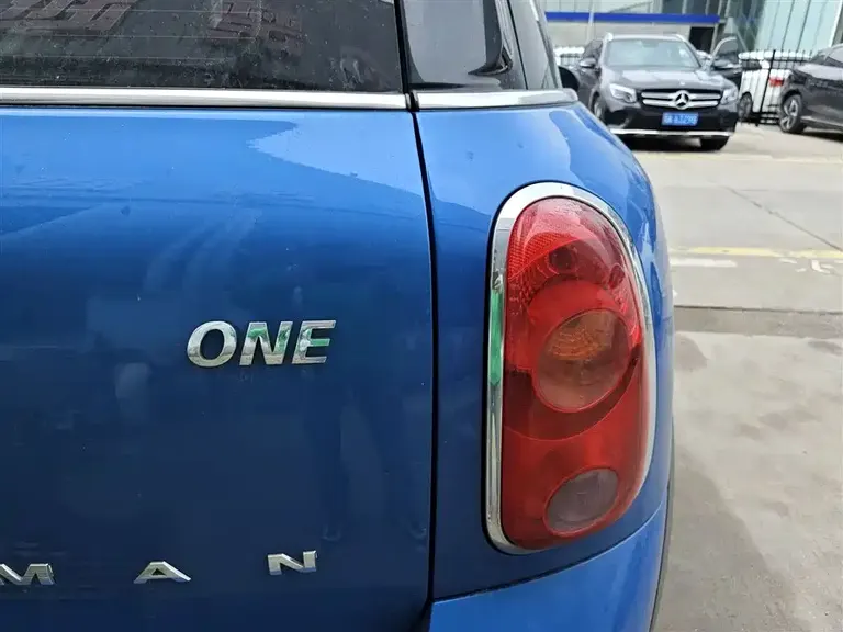 MINI COUNTRYMAN 1.6 L ONE