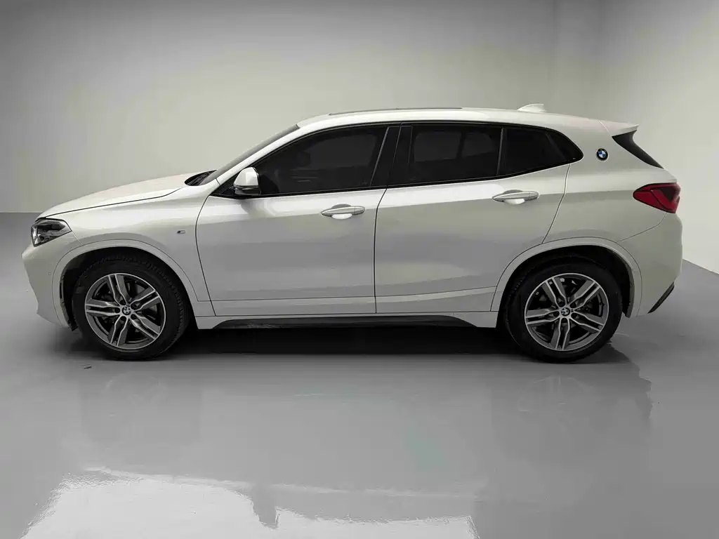 BMW X2 sDrive25 i Leading M Sport Package