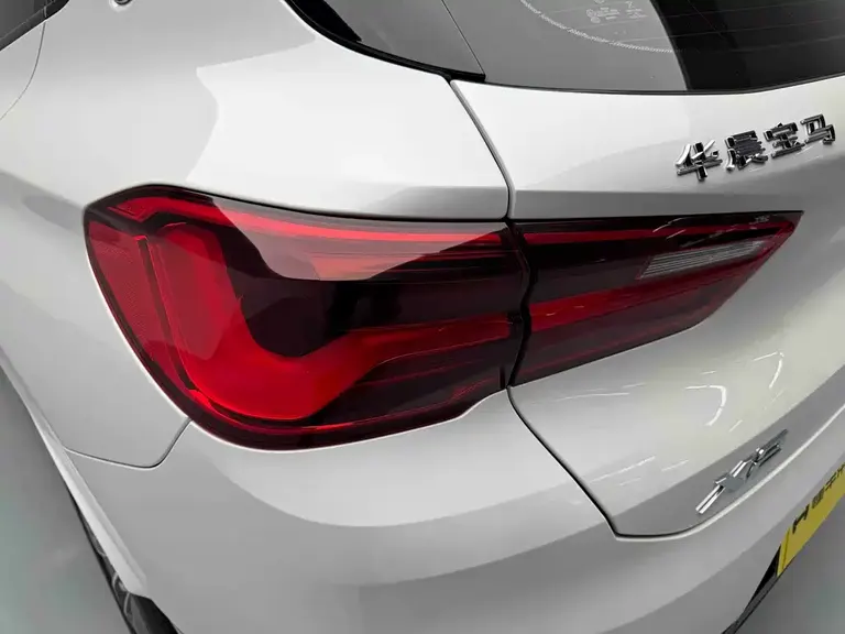 BMW X2 sDrive25 i Leading M Sport Package