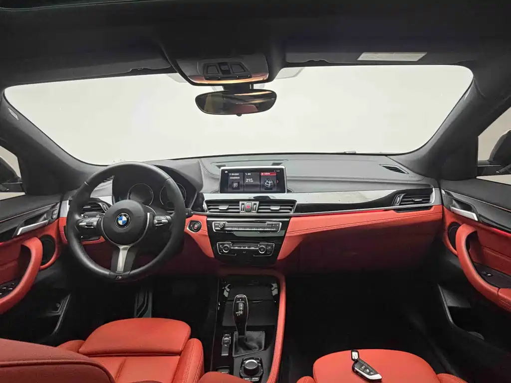 BMW X2 sDrive25 i Leading M Sport Package