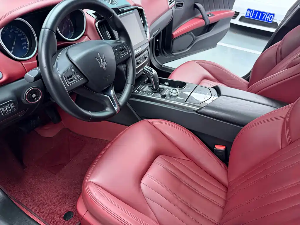 Ghibli 3.0 T Luxury CN-V