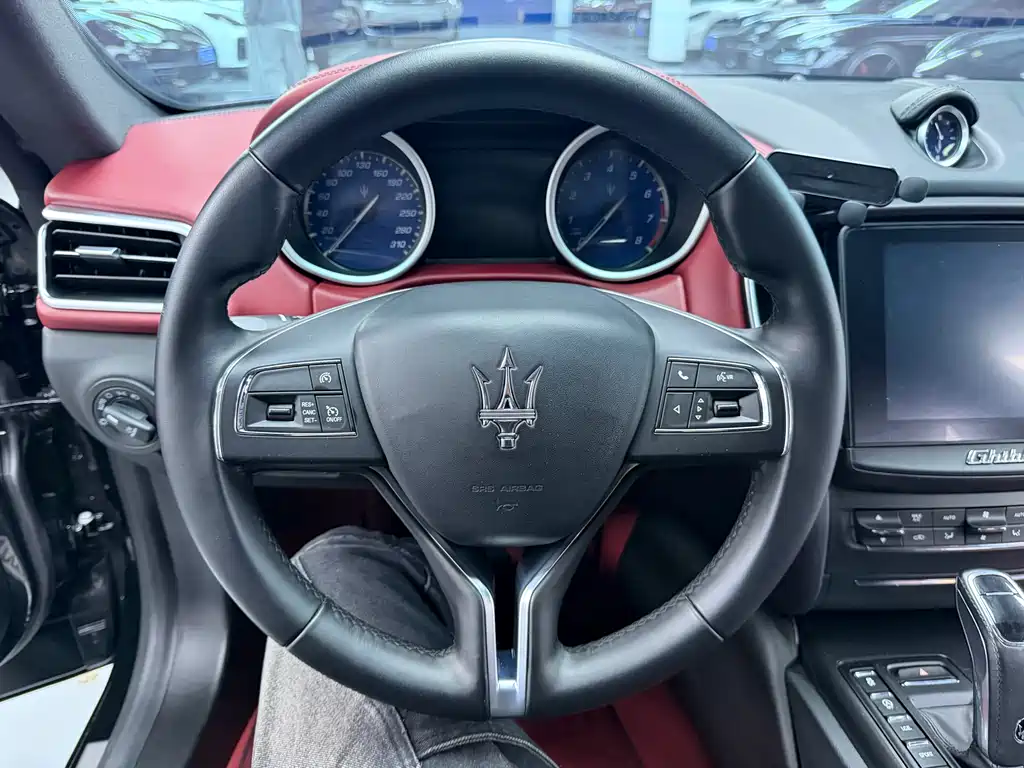 Ghibli 3.0 T Luxury CN-V