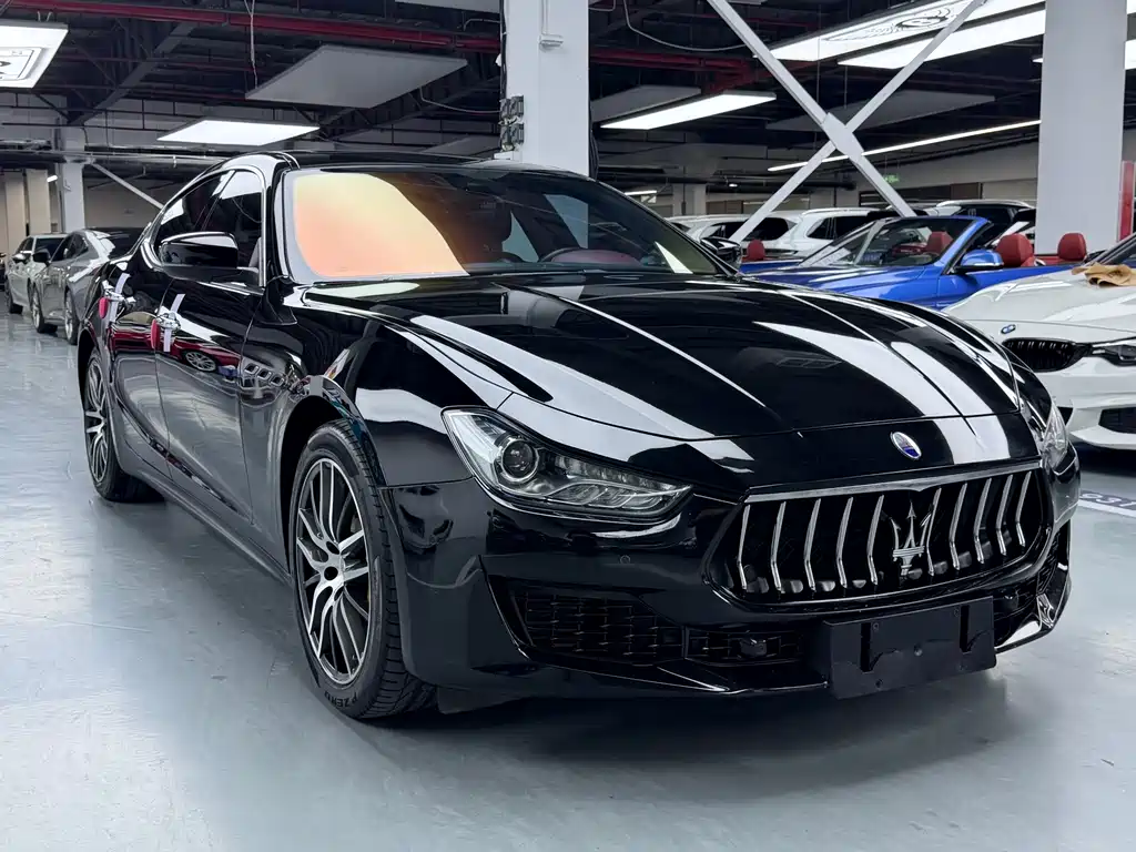 Ghibli 3.0 T Luxury CN-V
