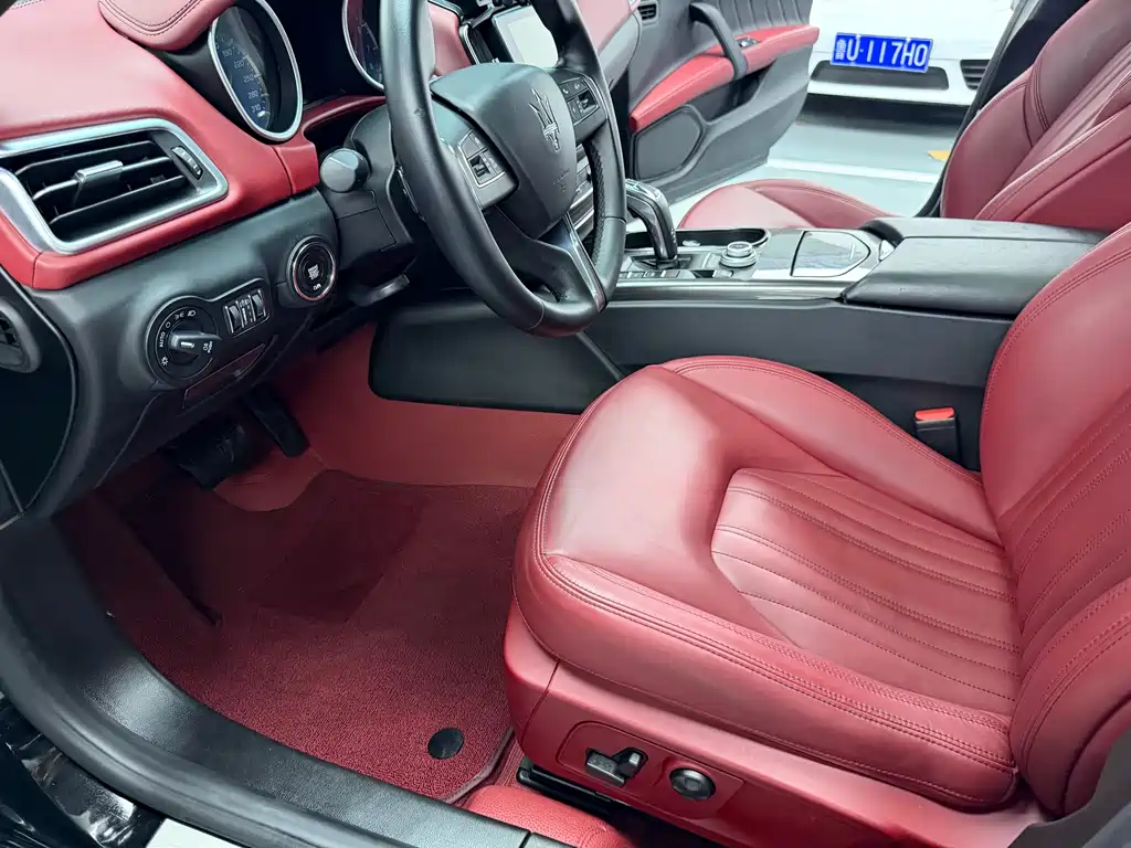 Ghibli 3.0 T Luxury CN-V