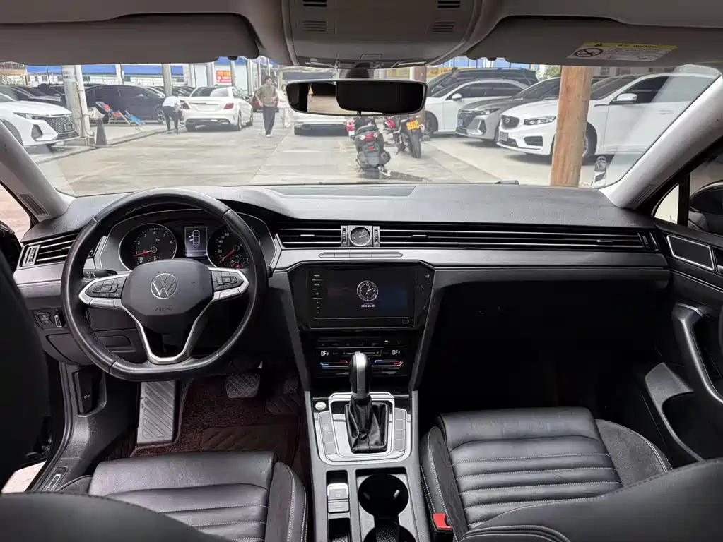 Magotan 330 TSI DSG Leading
