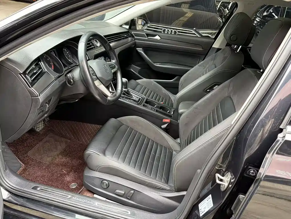 Magotan 330 TSI DSG Leading