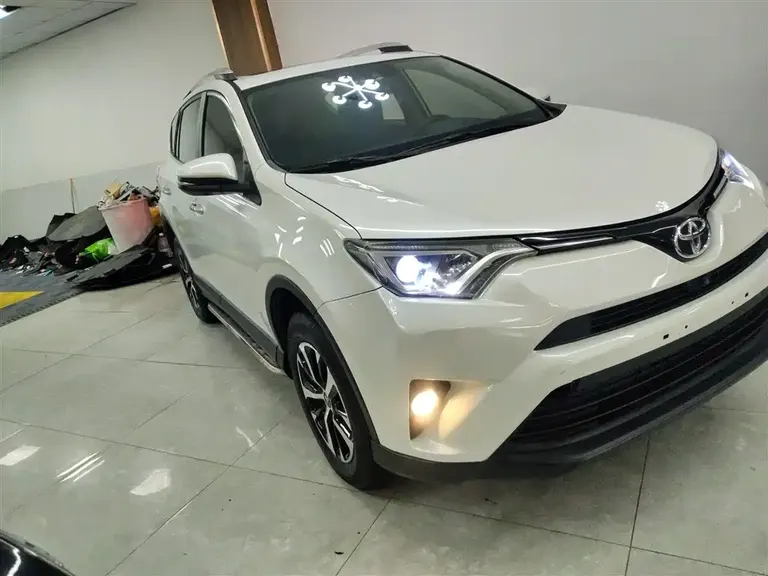 Toyota RAV4 2.0 L CVT 2 WD Style CN-V