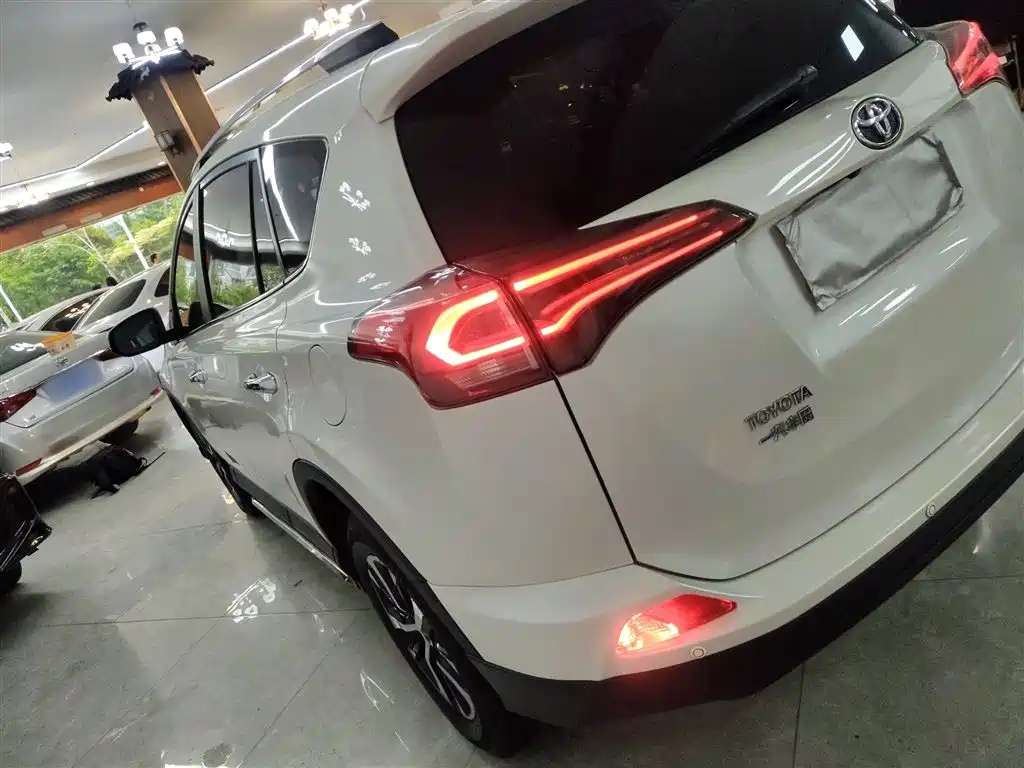 RAV4 2.0 L CVT 2 WD Style CN-V